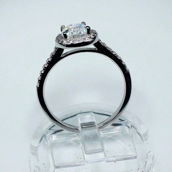 1.5 ct Oval Halo Moissanite Cubic Zirconia Wedding Set Ring Size 7 - Picture 7 of 11
